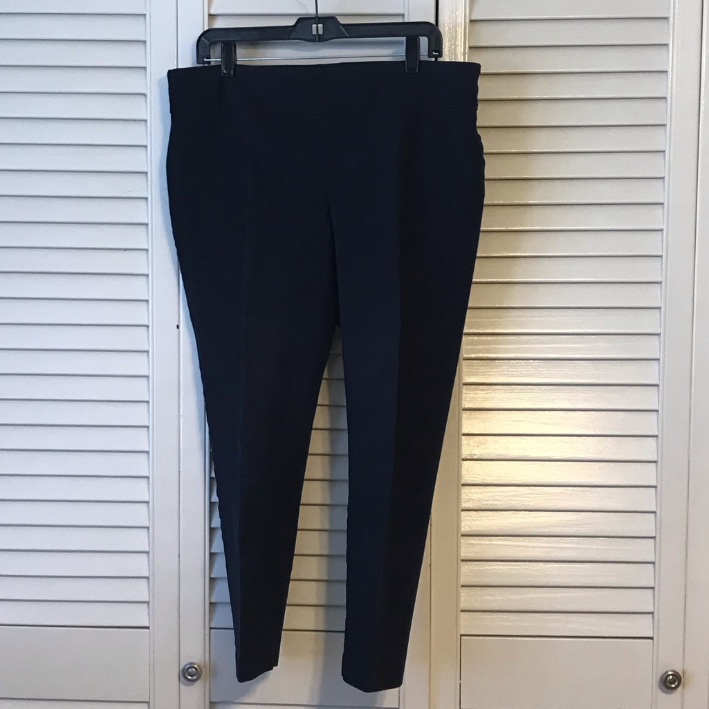 Crown  Ivy Navy Blue Capris